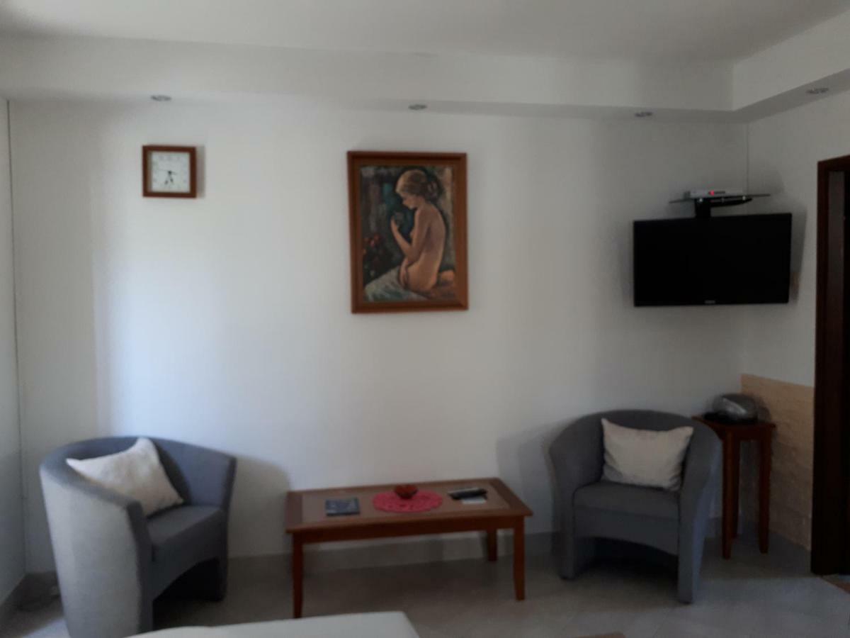 Apartments Rincic Marina Εξωτερικό φωτογραφία